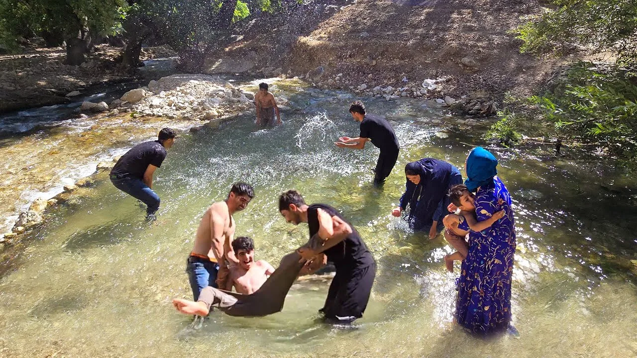 Family Picnic at Drung icon