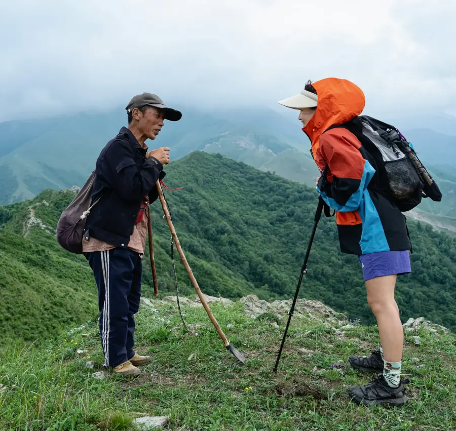 2 people trekking